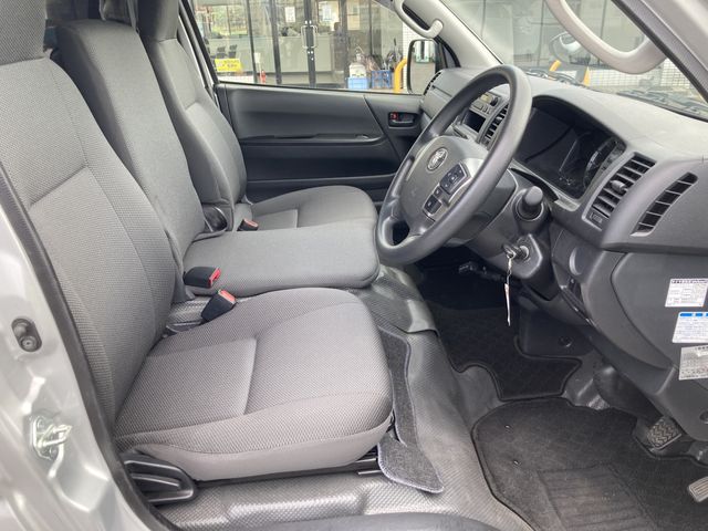 TOYOTA HIACE VAN 4WD 2021 Image 31