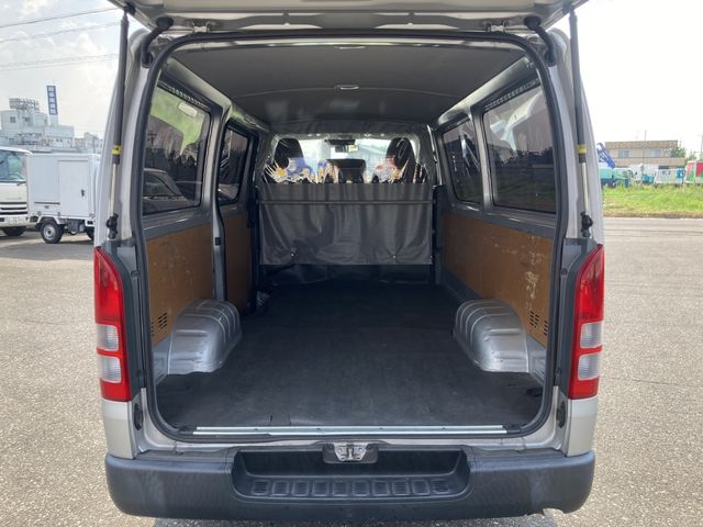 TOYOTA HIACE VAN 4WD 2021 Image 31