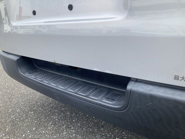 TOYOTA HIACE VAN 4WD 2021 Image 31