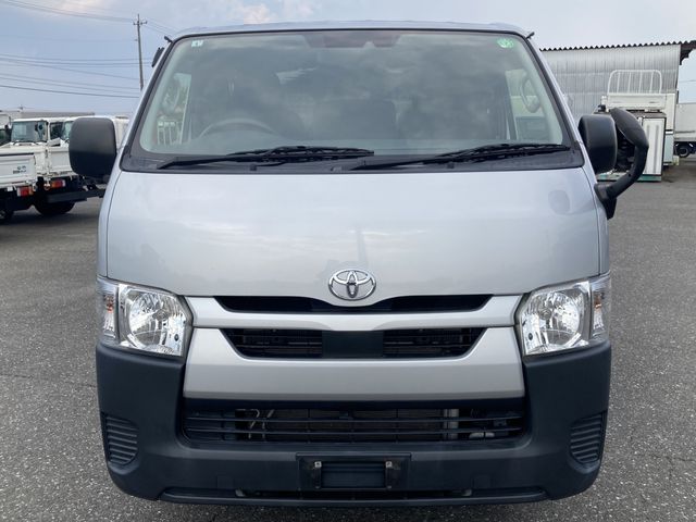 TOYOTA HIACE VAN 4WD 2021 Image 31
