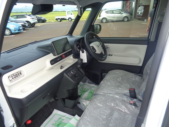 DAIHATSU MOVE CANBUS 4WD 2025 Image 31