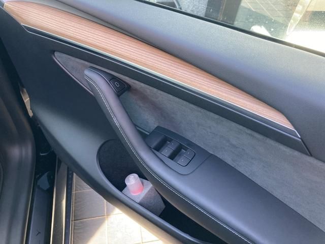 TESLA MODEL Y 2023 Image 31