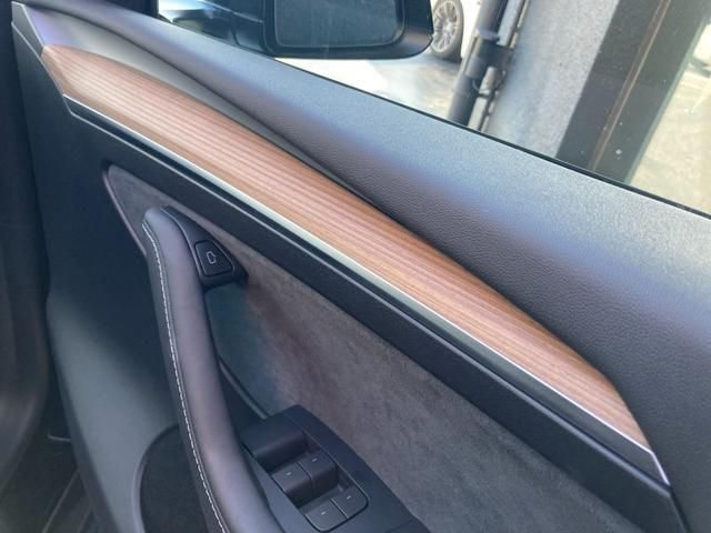 TESLA MODEL Y 2023 Image 31