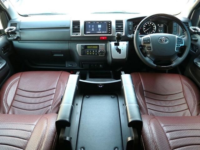 TOYOTA HIACE VAN 4WD 2022 Image 31