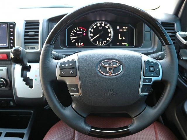 TOYOTA HIACE VAN 4WD 2022 Image 31