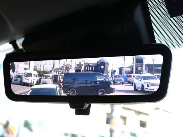 TOYOTA HIACE VAN 4WD 2022 Image 31