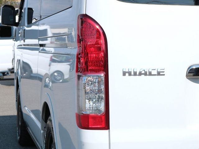TOYOTA HIACE VAN 4WD 2022 Image 31