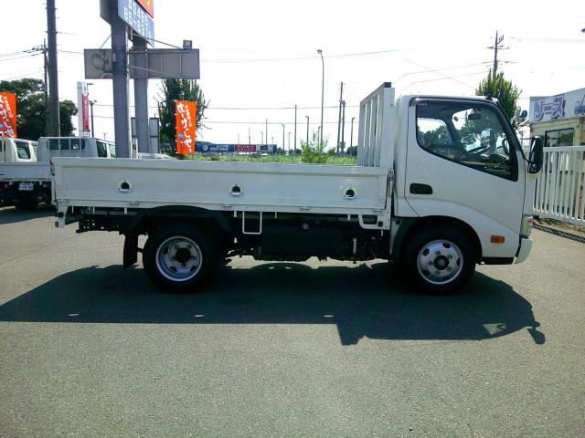 HINO DUTRO 2015 Image 31