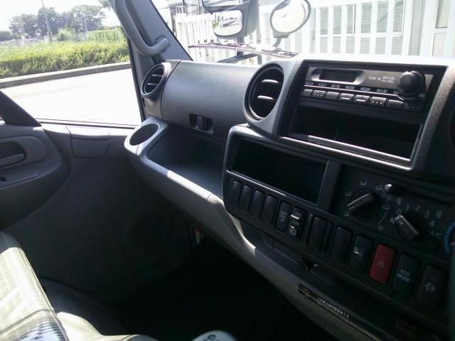 HINO DUTRO 2015 Image 31