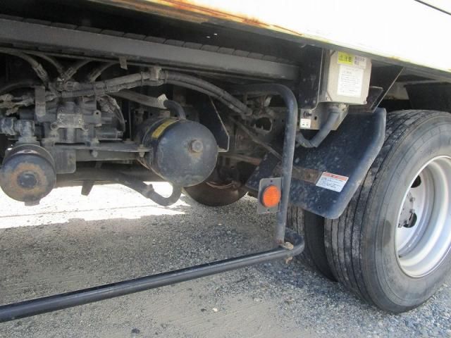 MITSUBISHI CANTER 2018 Image 31