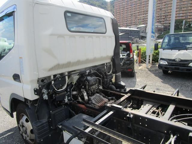 MITSUBISHI CANTER 2018 Image 31