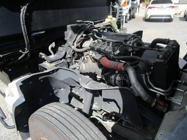 MITSUBISHI CANTER 2018 Image 31