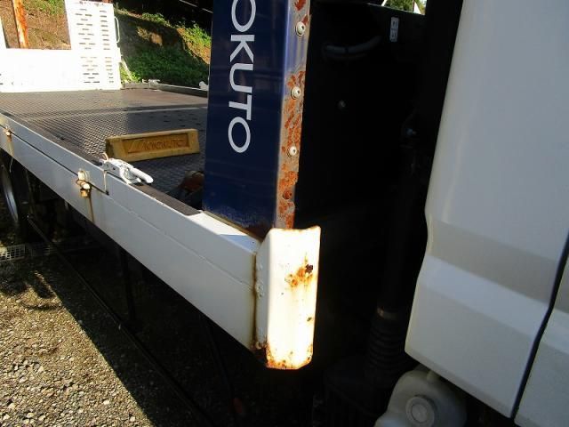 MITSUBISHI CANTER 2018 Image 31