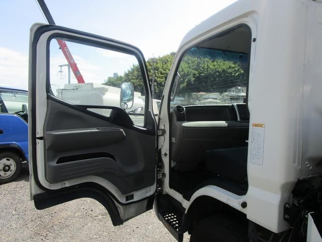 MITSUBISHI CANTER 2018 Image 31