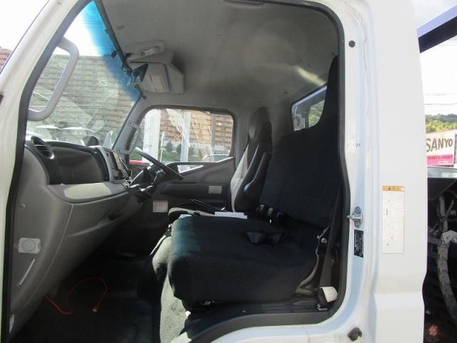 MITSUBISHI CANTER 2018 Image 31