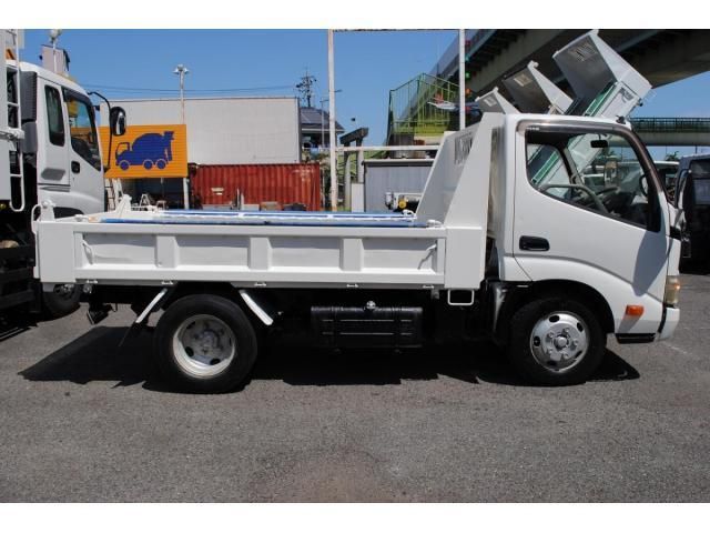 HINO DUTRO 2010 Image 31