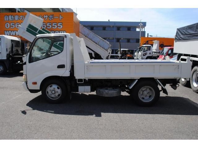 HINO DUTRO 2010 Image 31
