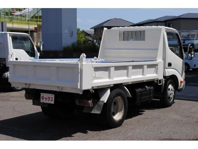 HINO DUTRO 2010 Image 31