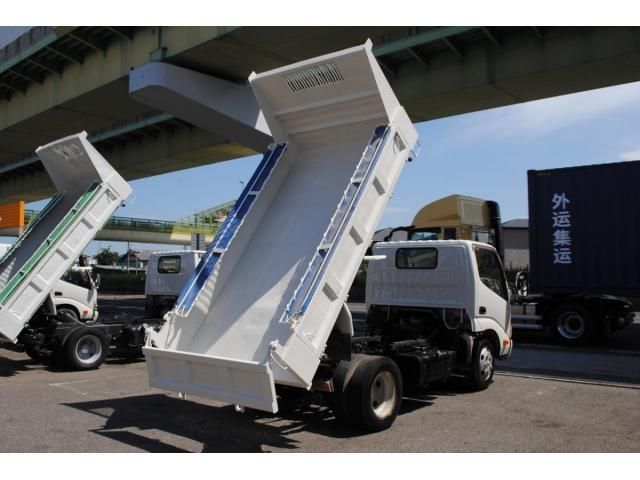 HINO DUTRO 2010 Image 31