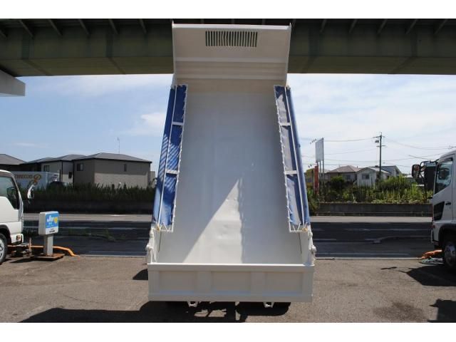 HINO DUTRO 2010 Image 31