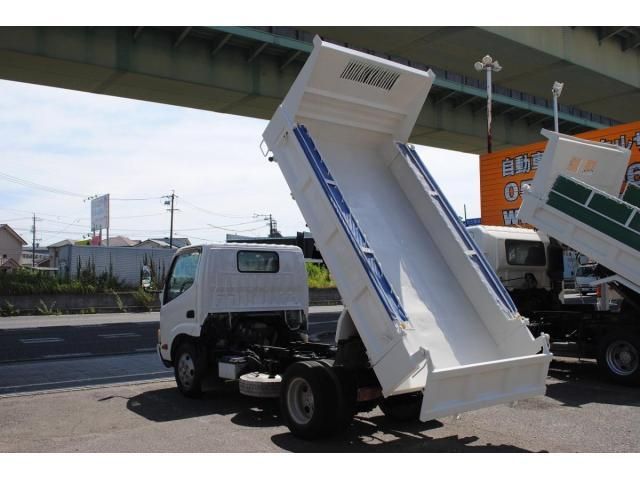 HINO DUTRO 2010 Image 31