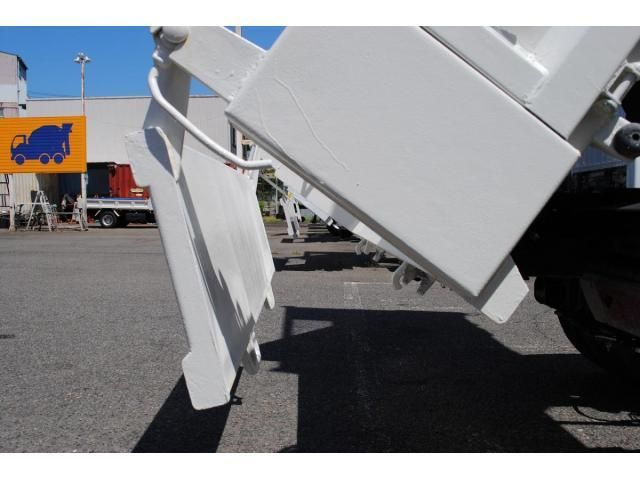 HINO DUTRO 2010 Image 31