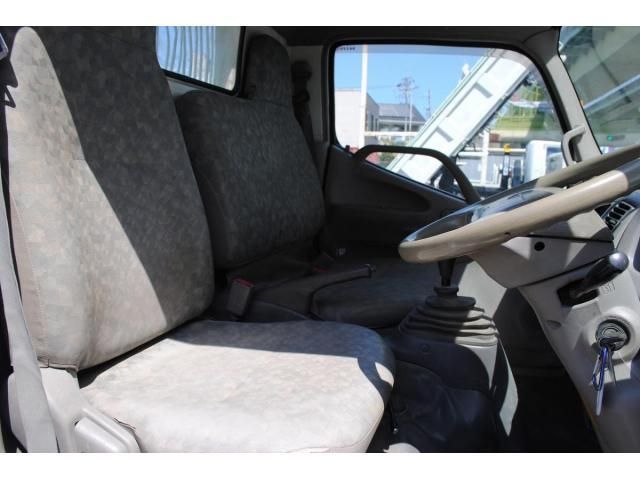 HINO DUTRO 2010 Image 31