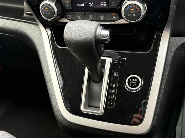 NISSAN SERENA  S-HYBRID 4WD 2019 Image 31