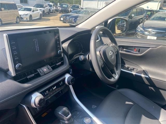 TOYOTA RAV4 HYBRID 4WD 2022 Image 31