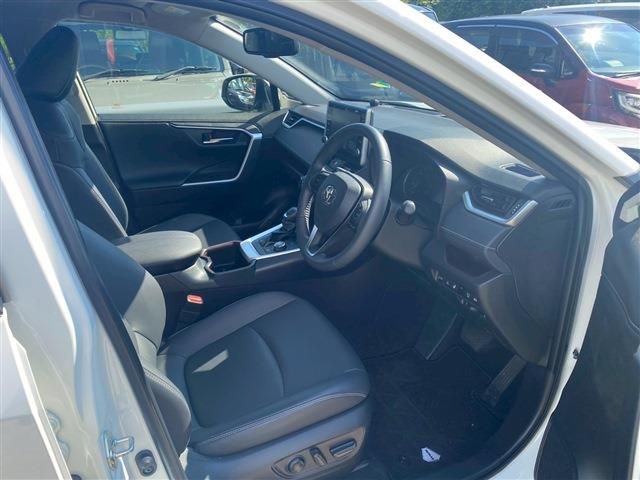 TOYOTA RAV4 HYBRID 4WD 2022 Image 31