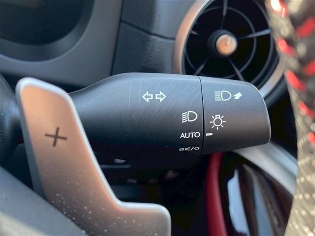 TOYOTA LEXUS RC300H 2023 Image 31