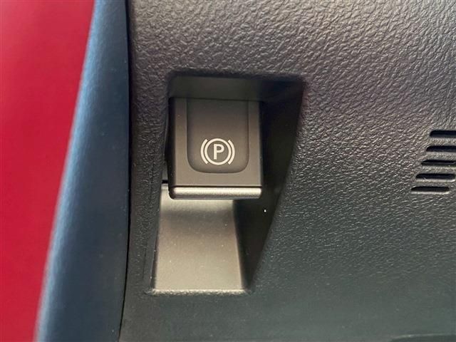 TOYOTA LEXUS RC300H 2023 Image 31