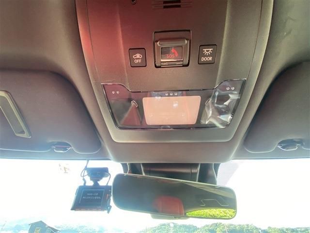 TOYOTA LEXUS RC300H 2023 Image 31