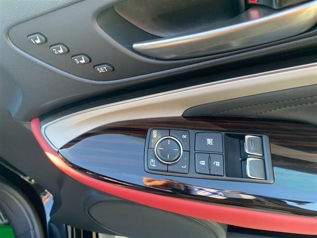 TOYOTA LEXUS RC300H 2023 Image 31