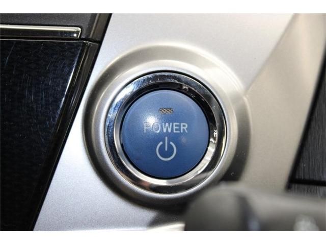 TOYOTA PRIUS ALPHA 2015 Image 31