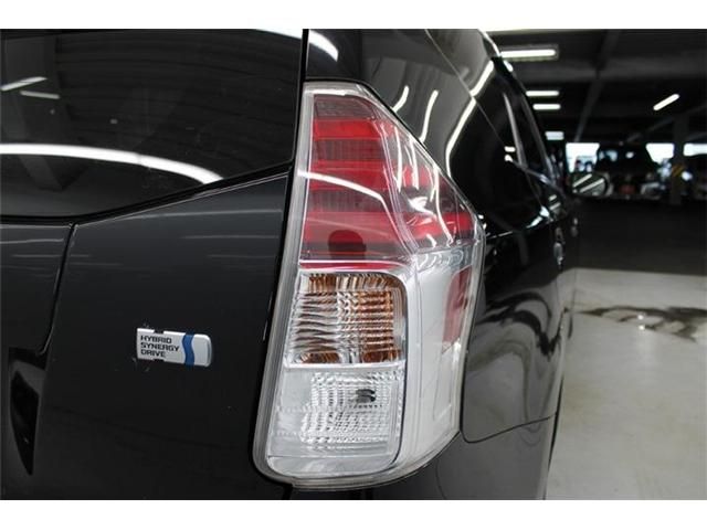 TOYOTA PRIUS ALPHA 2015 Image 31