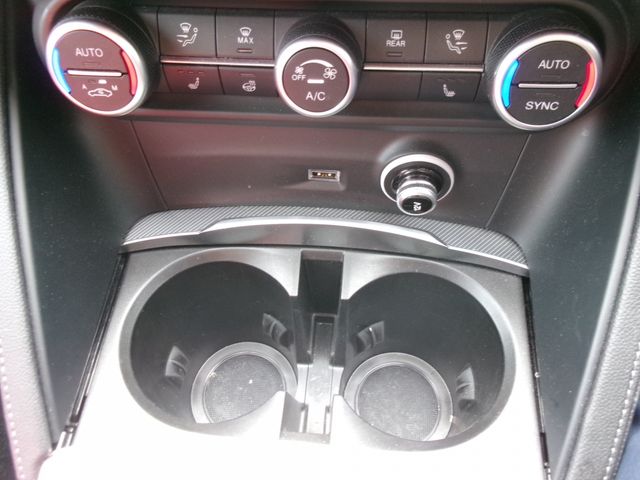 ALFAROMEO STELVIO 2022 Image 31