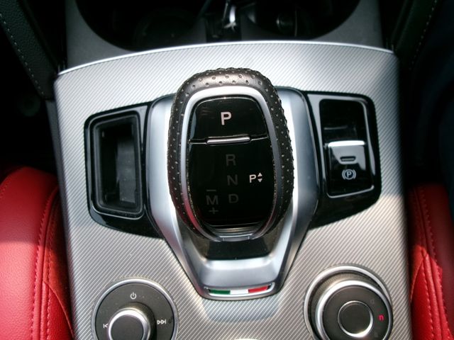 ALFAROMEO STELVIO 2022 Image 31