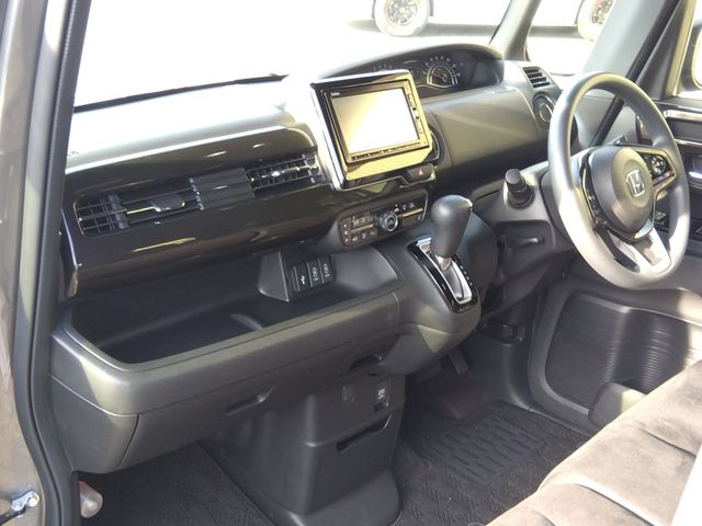 HONDA N BOX CUSTOM 4WD 2019 Image 31