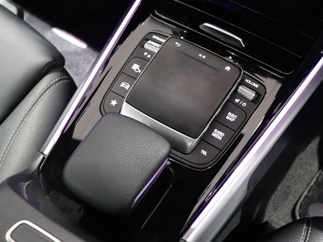 MERCEDES BENZ GLB 2022 Image 31