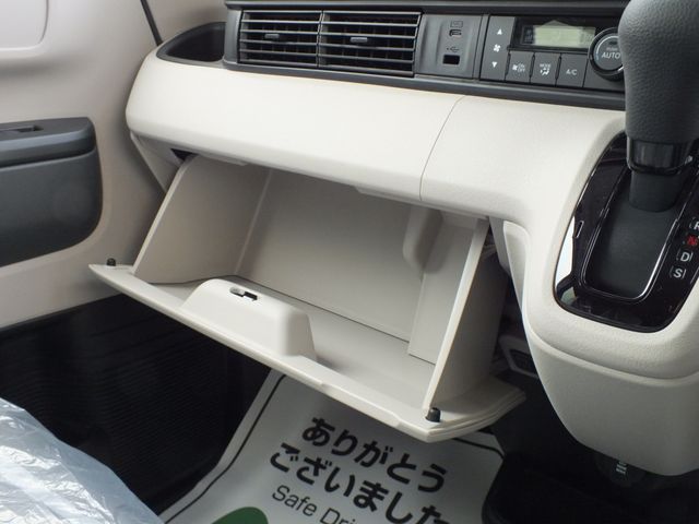 HONDA N BOX 2024 Image 31