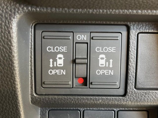 HONDA STEPWAGON E:HEV SPAD 2022 Image 31