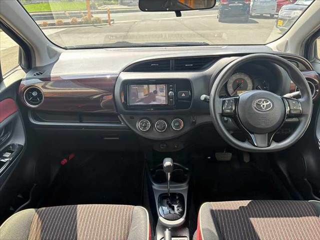 TOYOTA VITZ 2017 Image 31