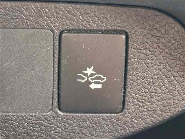 TOYOTA VITZ 2017 Image 31