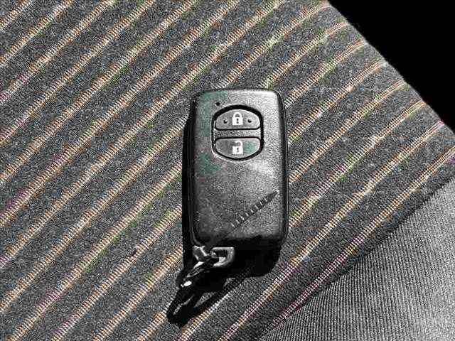 TOYOTA VITZ 2017 Image 31