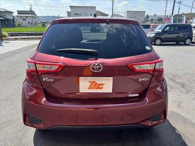 TOYOTA VITZ 2017 Image 31
