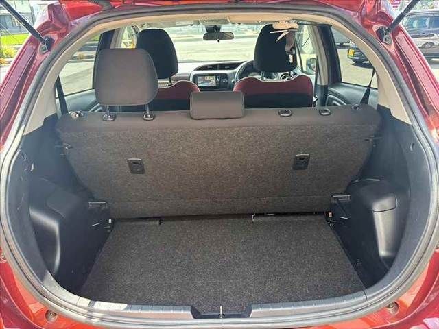 TOYOTA VITZ 2017 Image 31