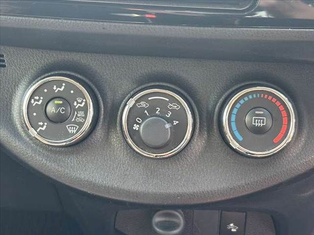 TOYOTA VITZ 2017 Image 31