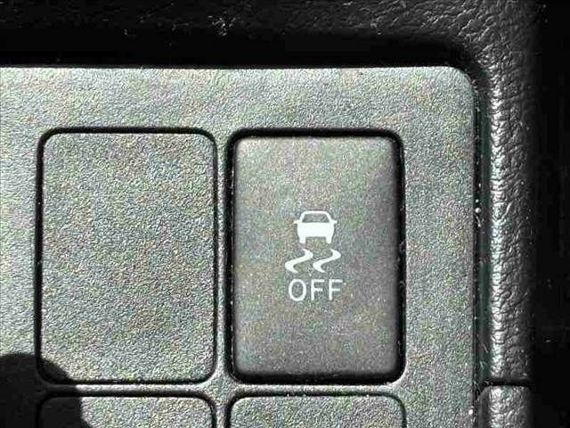 TOYOTA VITZ 2017 Image 31