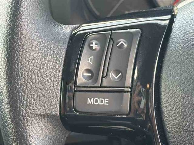 TOYOTA VITZ 2017 Image 31